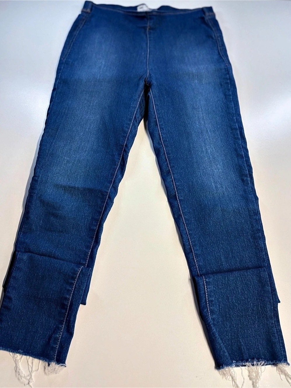 Free People Gummy Denim Pull-On Skinny Jeggings – Medium Wash. Waist 26
